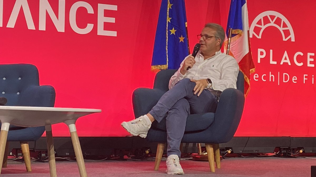 frankdesvignes's tweet image. Very interesting discussions today in Paris at #AI for #Finance #AIforFinance on #GenerativeAI applied to #insurance and honored to have a quick chat with French minister of Digital transition about getting French and European Generative #LLM Ai #talents #computingpower #data