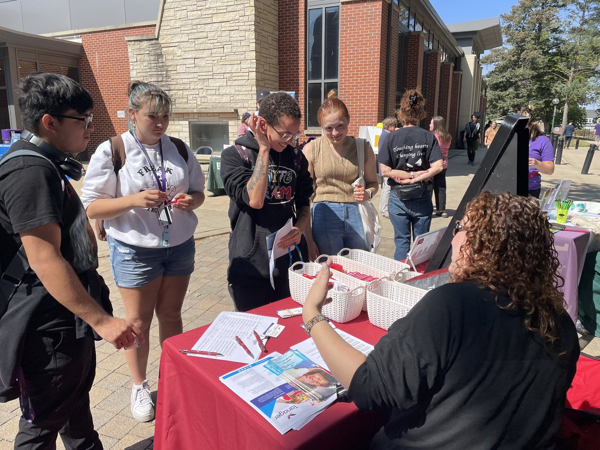 It was a great afternoon for a Community Action Fair! Local non-profits and community groups met with students outside of the Thomas Commons to discuss volunteer opportunities, internships, and more! 

#CornellValues #CornellCollege