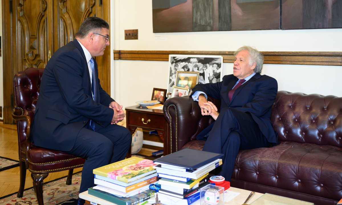 Almagro_OEA2015's tweet photo. I received credentials from Amb  Georgi Panayotov, Permanent Observer of Bulgaria to the OAS. We discussed Bulgaria’s engagement in the LAC region and its commitment to strengthening relations and cooperation with OAS member states. https://t.co/YhJzw7yeRb