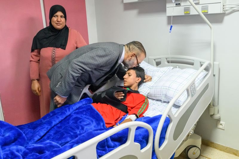 MoroccoIntel's tweet photo. 🇲🇦#FLASH| Le Roi Mohammed VI désigne officiellement les orphelins du séisme "pupilles de la Nation". 

L’État prendra en charge les frais d’études, les frais de santé, fournira une protection morale et une aide matérielle et priorisera leur accès aux emplois publics dans les administrations.