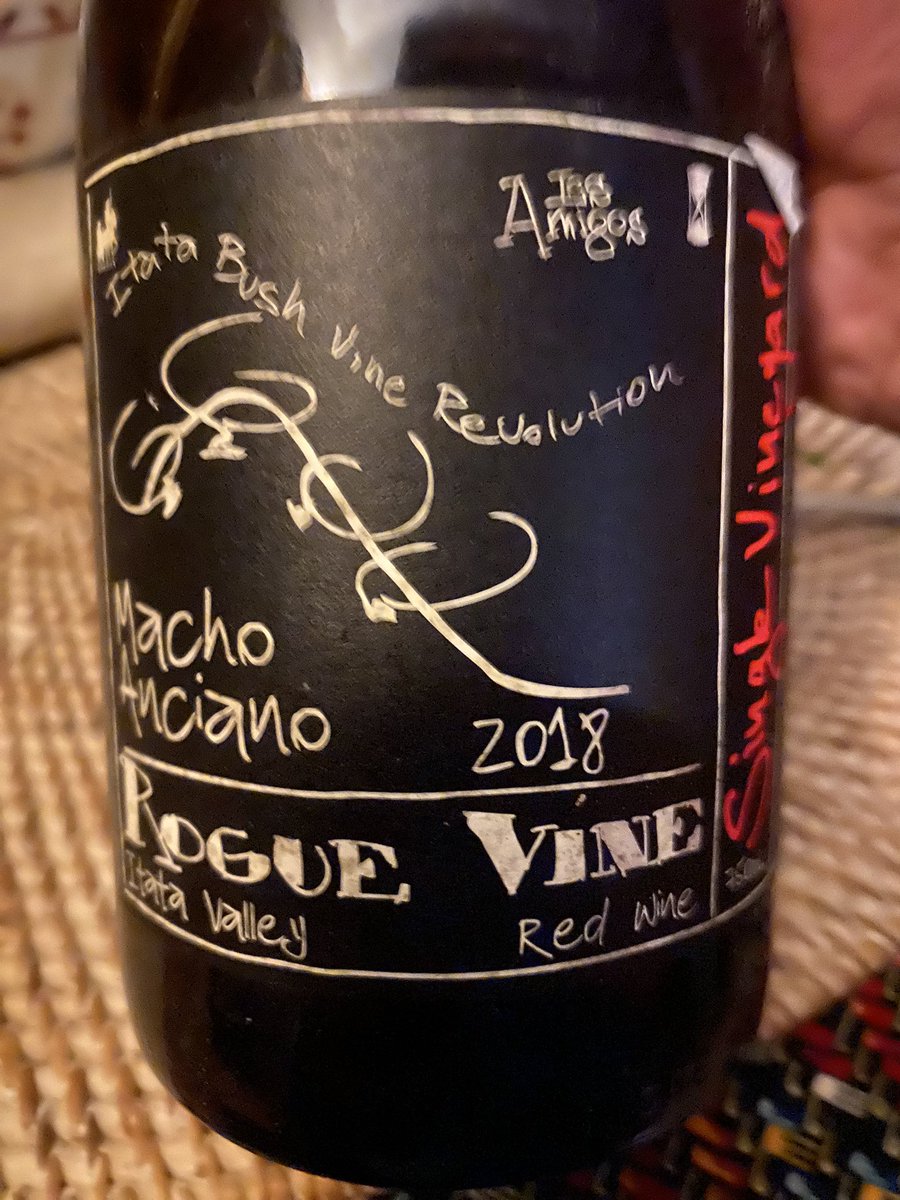 Malbec old vines 1920 en Roca Granítica . El tiempo lo aconsejo muy bien 😉@roguevine