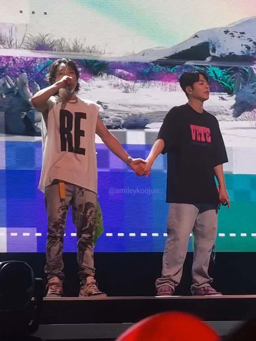 나에게 이렇게 행복한 날들을 선물해주셔서 너무 고마워🥺🥺
#iKONIC과_iKON_8주년_우리의PANORAMA