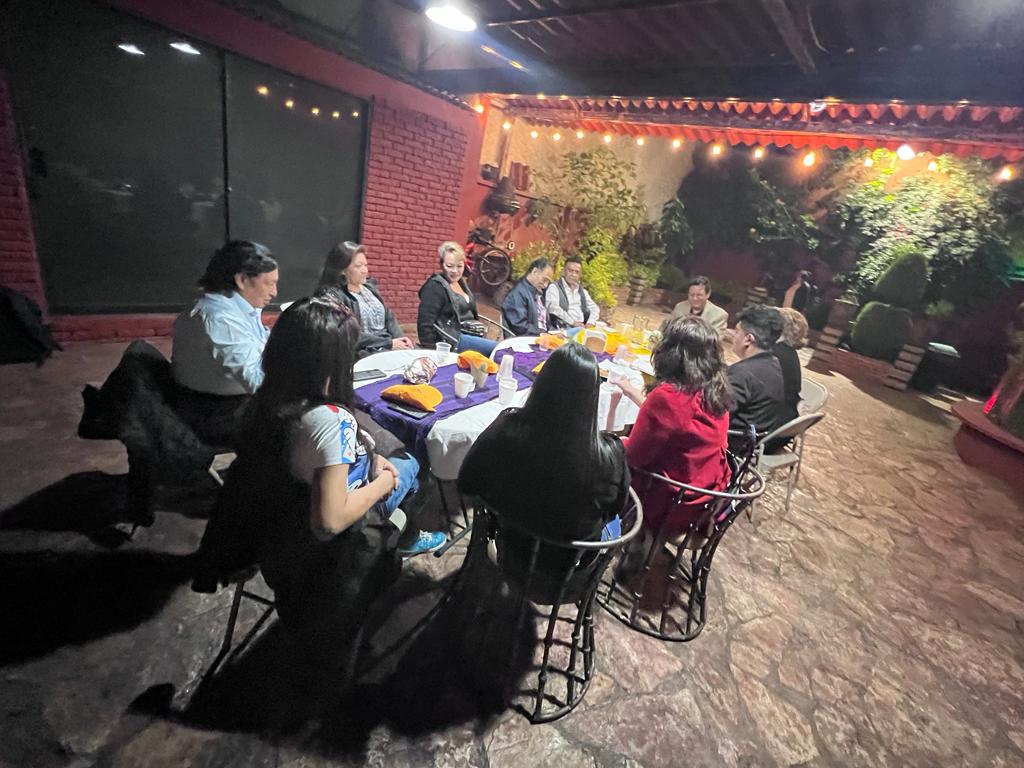 carlosestradaiz's tweet photo. Estoy muy contento porque seguimos avanzando en reuniones con vecinos de #Iztacalco para conocer a profundidad sus inquietudes y que este frente siga haciéndose más fuerte en la alcaldía. Sigamos trabajando, ¡Juntos por un Iztacalco mejor!👍 #CarlosVa #FrenteAmplioPorMexico https://t.co/rEoS63zsiv