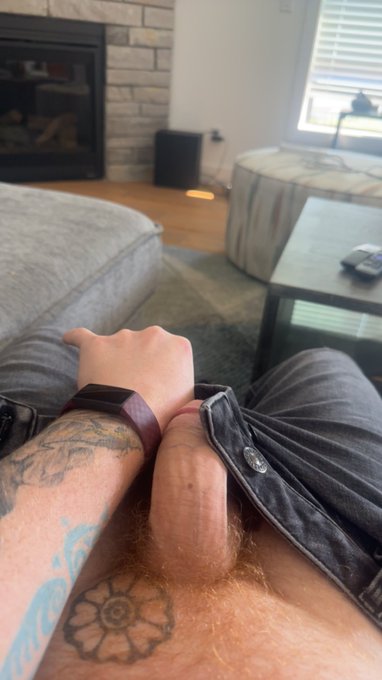 My weekend has begun 😌 https://t.co/3h4ZhZ1zbJ