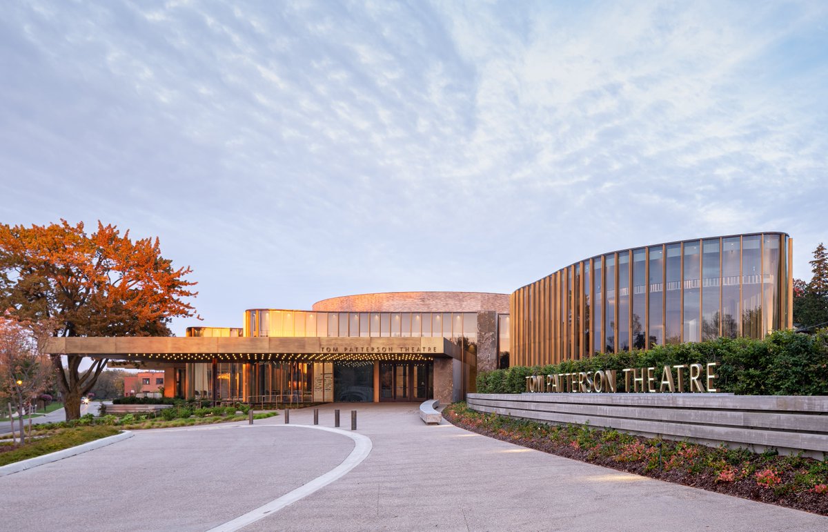 Only a few more weeks left to enjoy performances at our beautiful #TomPattersonTheatre ✨

Don't miss your chance to experience #SFRichardII, #SFGrandMagic and #SFWeddingBand.

Book your tickets before it's too late ⬇️
ow.ly/sJTa50PJsmq

📸: Photography by Scott Norsworthy.