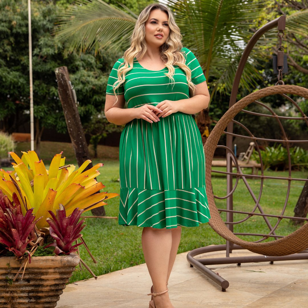 EnfaseOficial's tweet photo. 💃 Aposte na versatilidade com o VESTIDO VISCOLYCRA LISTRADO. Mangas curtas, babado na barra e um visual que se adapta a qualquer ocasião. #EstiloVersátil #VestidosFemininos #ModaElegante https://t.co/1xQUrIlgpU