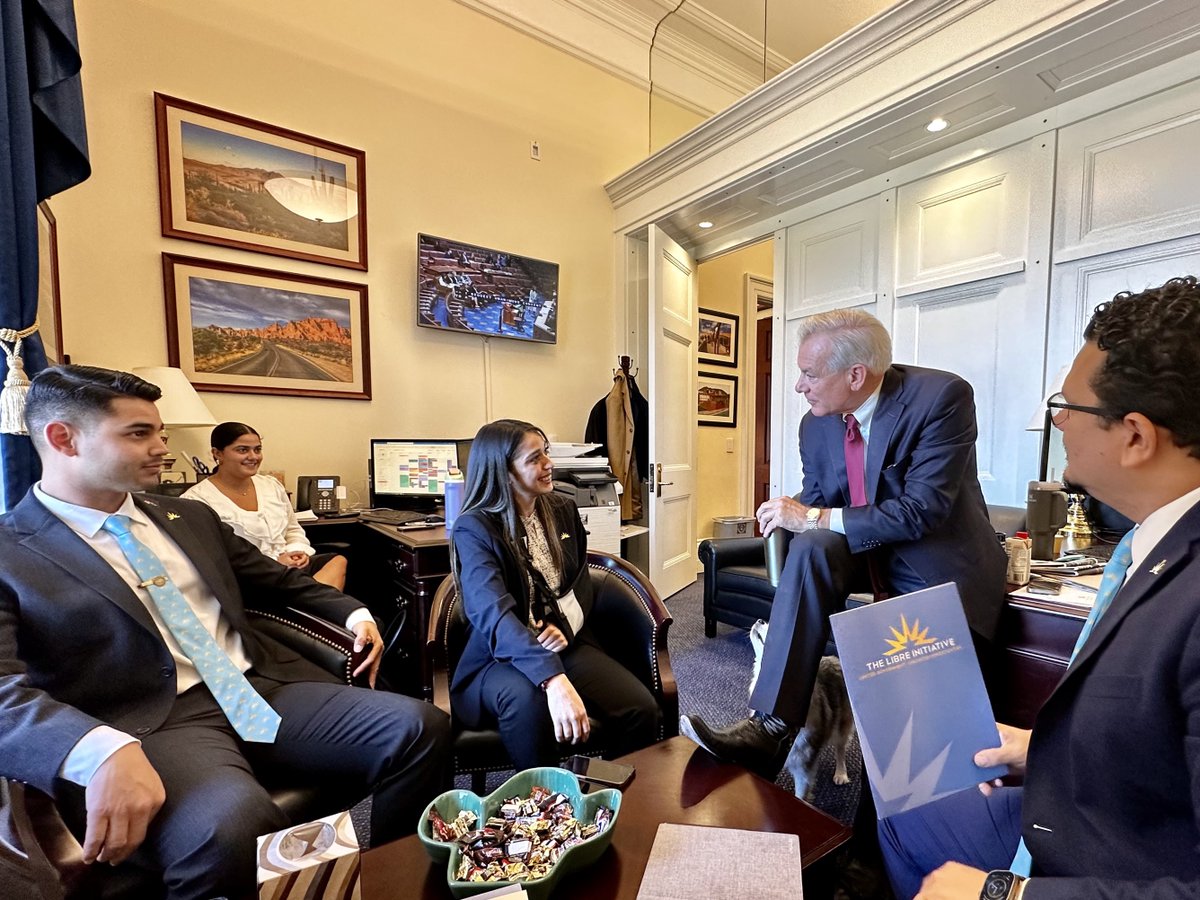 LIBREinitiative's tweet photo. Another incredible day!
Our #CapitolConnection team spoke with @SenTedCruz, @RepDavid, and @RepBethVanDuyne and more about the unleashing prosperity for our communities and all Americans!
#BeLIBRE https://t.co/By6tk38GHo