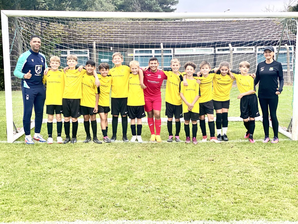 U12 Ruddington Village FC, Div 1 saturday YELL - a massive thank you to ⁦<a href="/BenwellDaykin/">Benwell Daykin</a>⁩ for sponsoring the team (again). Absolutely brilliant, thank you so much 👏 ⁦<a href="/B13NNT/">Julian Bennett</a>⁩