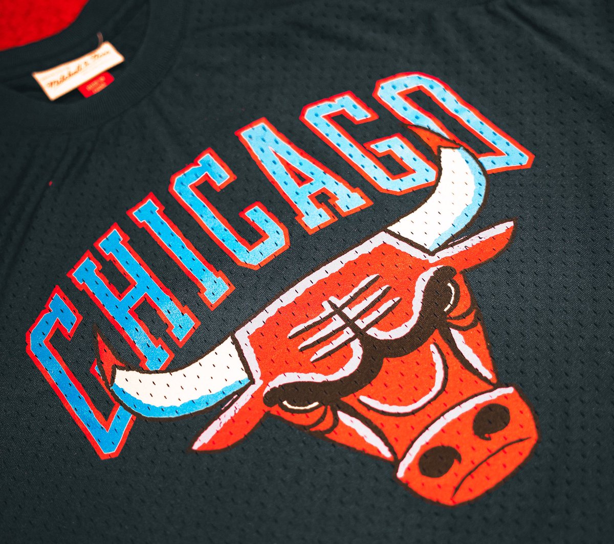 chicagobulls's tweet image. Bulls x Riot Fest merch 🔥 

RT &amp;amp; comment your size for a chance to win a limited edition @RiotFest jersey! 👀