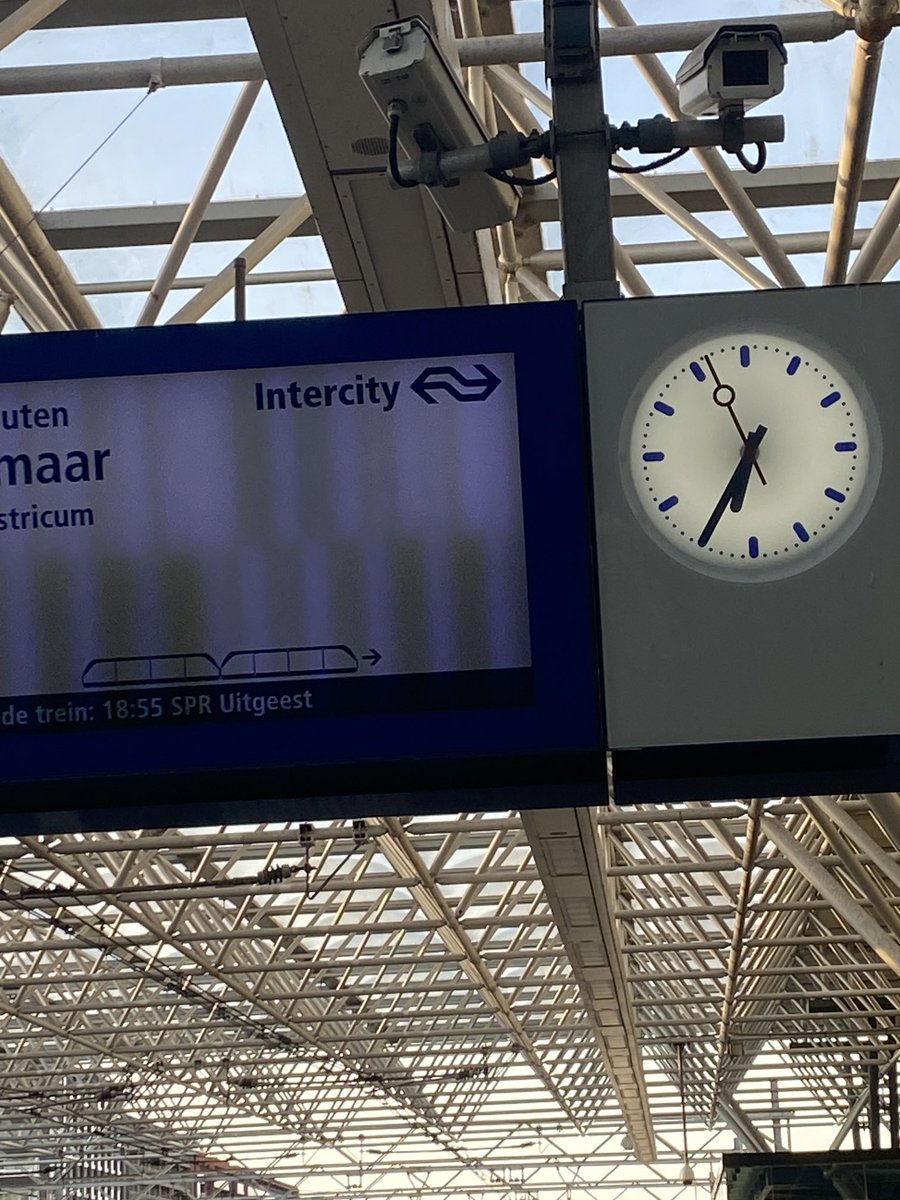 Echt waar, ⁦<a href="/NS_online/">NS online</a>⁩ 18:35 is nog niet geweest maar de trein is weg. Graag op tijd en niet VOOR optijd vertrekken