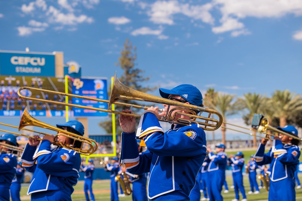 SJSUBands's tweet photo. Low brass appreciation post 💙💛
#BBitB | #FuelTheBand
📸: Joseph Khalifa https://t.co/rcGuzjJrBT