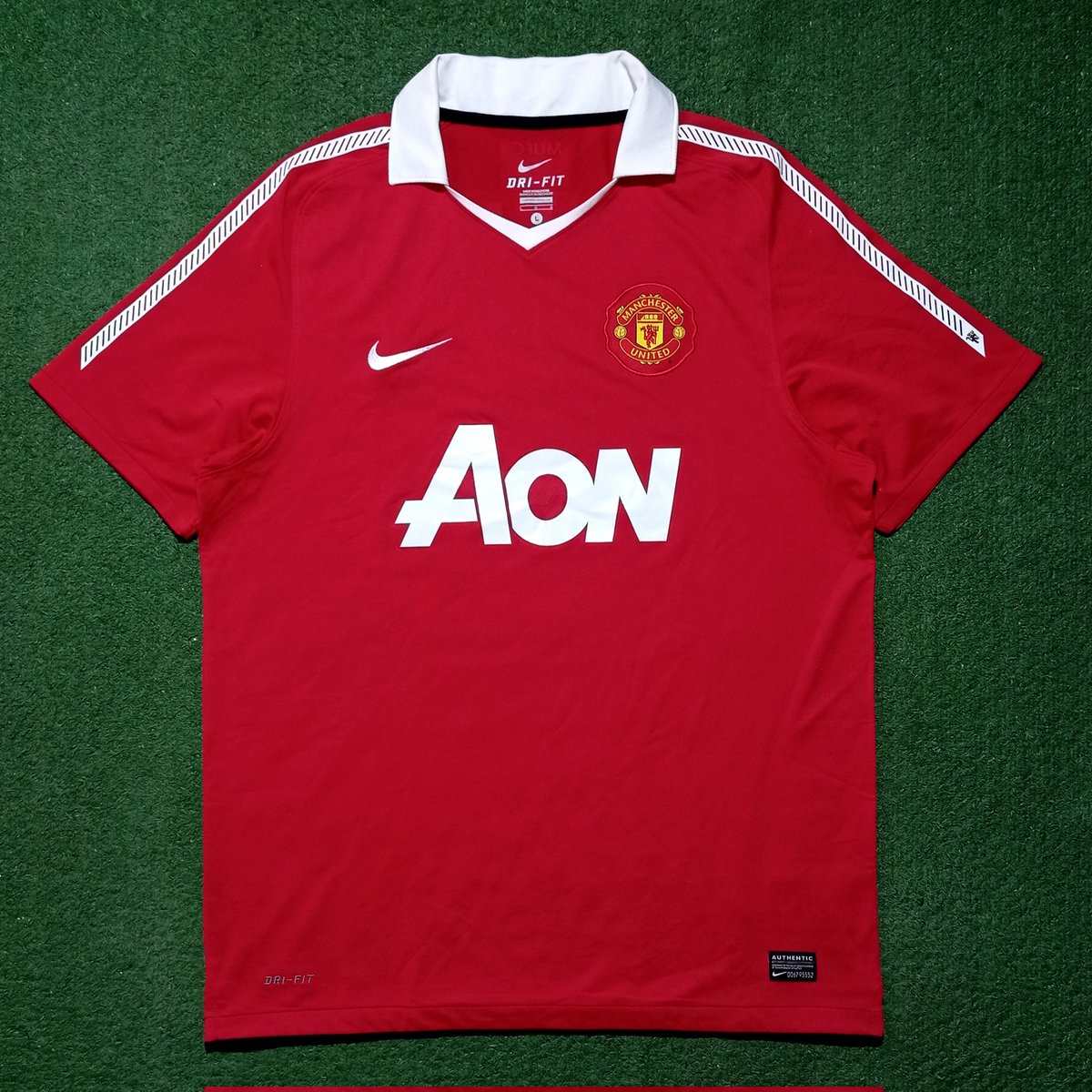 lelanglawas's tweet photo. Detail #LawasMalamJumat - Kamis, 14 September 2023  

#Lawas13
Manchester United Home 2010
#12 CHRIS SMALLING
Size L (77x57)
Sponsor original poly
NNS remake HK velt
No pulls, no bobbles
MULUS CERAH!!
MINT!! https://t.co/uVQcAabzDi