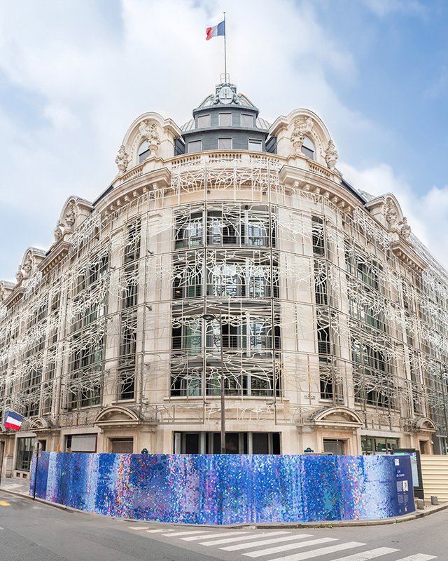 Beaux-Arts de Paris (@beauxartsparis) on Twitter photo Alexey Chernikov (étudiant en 4e année) et Mathias Bensimon (diplômé 2022), habillent les palissades de chantier du <a href="/MinistereCC/">Ministère de la Culture 🇫🇷</a> situé au 182 rue Saint-Honoré, Paris 1er ➡️ vu.fr/JhdZ Alexey Chernikov (étudiant en 4e année) et Mathias Bensimon (diplômé 2022), habillent les palissades de chantier du <a href="/MinistereCC/">Ministère de la Culture 🇫🇷</a> situé au 182 rue Saint-Honoré, Paris 1er ➡️ vu.fr/JhdZ