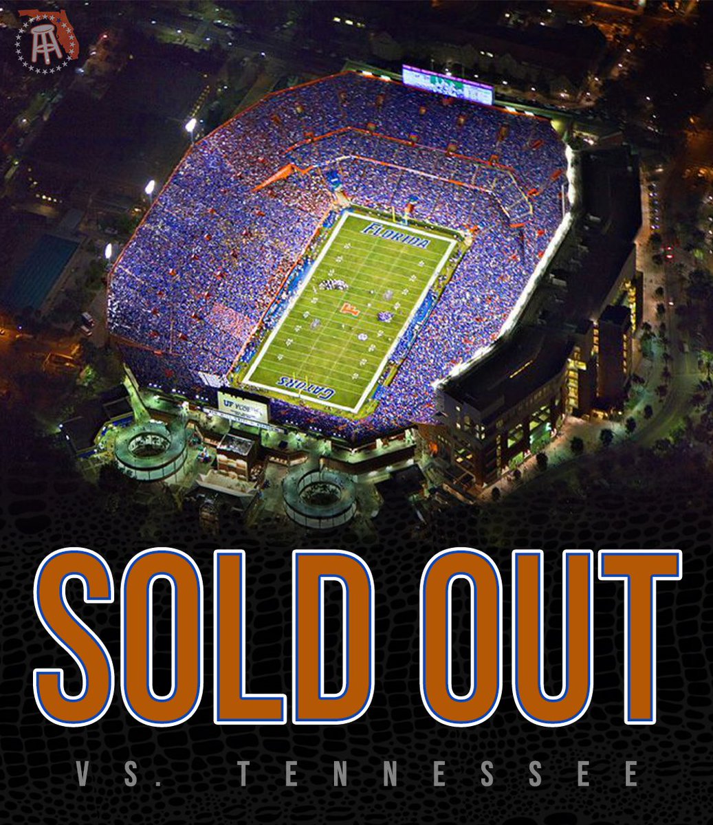 UFBarstool's tweet photo. WE’RE ROCKING 90,000 STRONG UNDER THE LIGHTS. WEAR BLUE 🐊 https://t.co/AiuI89QuTw