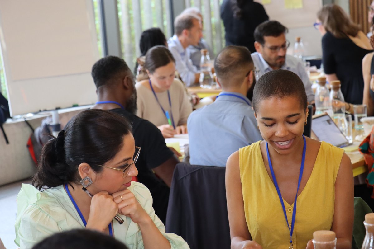 GoodFinanceUK's tweet photo. 1 day, 45 attendees, 6 big ideas to challenge the status quo, shake up systems and forge new paths so that underrepresented leaders have equitable access to social investment ✨
#AddressingImbalanceHackathon
@_DiversityForum @connectfund https://t.co/MsMVBRLhP3