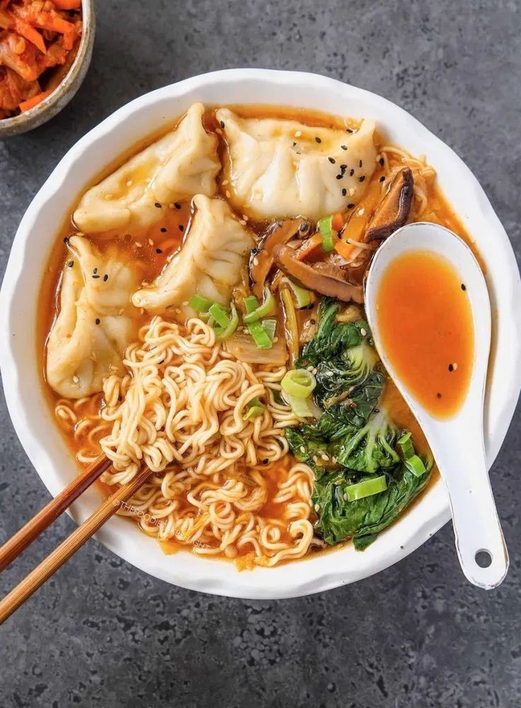 hyunbiinm's tweet photo. Só eu q morro de vontade de comer essas comida q aparece nos doramas?? https://t.co/dpS1QqgqGC