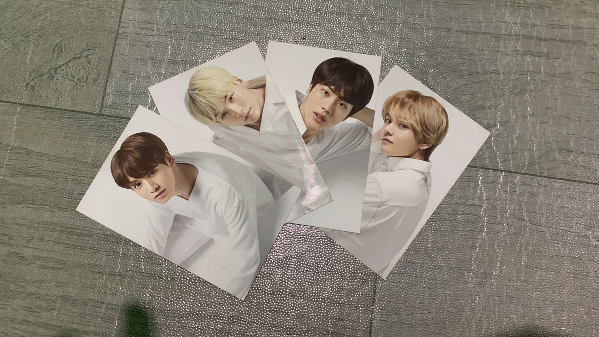 epiphaanie's tweet photo. WTS Want to sell official photocard vt x bts (black) jungkook suga jin taehyung
⠀ ⌗ 50k/each. Take all only 150k
⠀ ⌗ Good condition
⠀ ⌗ Bisa oren atau cod (tangerang karawaci,
⠀⠀  serpong, sekitarnya)
⠀ ⌗ Dm to ask/order https://t.co/r0qPJ8ylDm