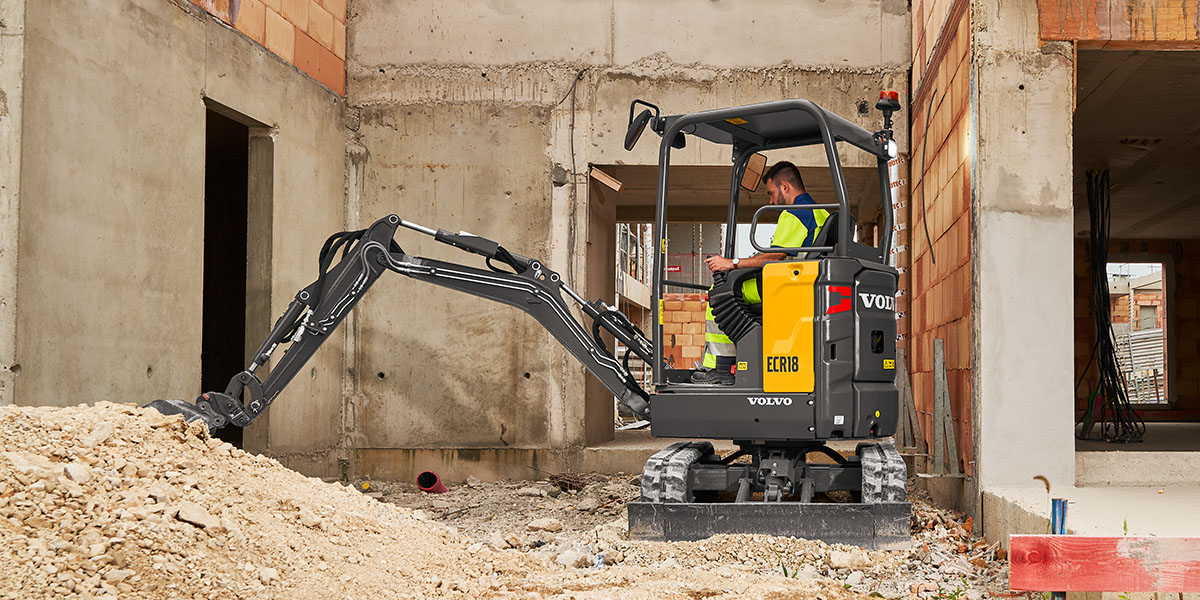 One of the biggest perks of electric equipment is that it doesn't rack up idle hours. Learn why — and what that means for you — with our latest blog! bit.ly/3PiEqWl