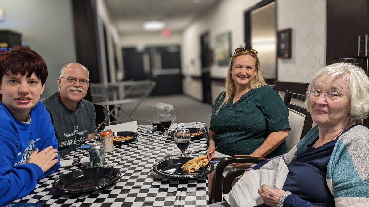 ViennaSprings's tweet photo. Through our Live A Dream program, we were able to help Diana fulfill a past joy of family dinner at Godfather's Pizza! She and her family had regular meals together over their favorite, an Italian sausage pizza and cinnamon bread for dessert. #LiveaDream #LifeatVienna https://t.co/tBcYdQrZsz