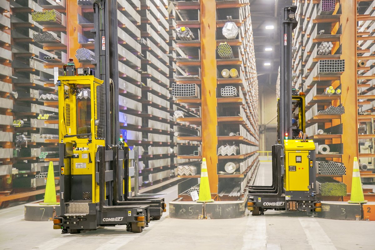 HSSmagazine's tweet photo. Automated sideloader with manual back-up option - @Combilift  has launched what is said to be the world’s first autonomous sideloader with the option to operate manually.
https://t.co/YzKlKHI8t7
#sideloader #warehouse #AGV #automation https://t.co/BO19QnJzUH