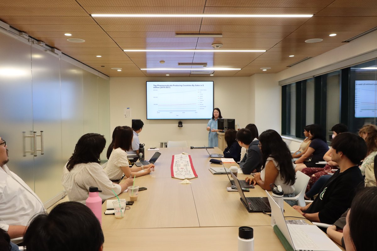 Korea_at_Penn's tweet photo. Congratulations to Dr. Su Yeone Jeon for presenting her first Kim Center colloquium today! Thank you to everyone who was able to attend. Catch us back again next Thursday with our following Moon Family Postdoctoral Fellow, Dr. Wenjiao Cai! #koreanstudies https://t.co/aeOM2dLcqU