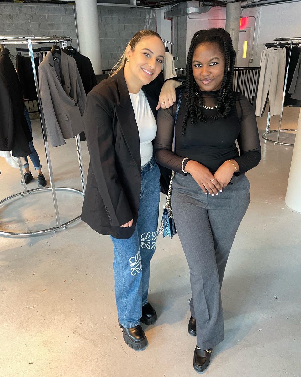 tataroyals's tweet photo. At the #lavoute pop up store in nyc 
.
#nyfw #NYFW2023 #stylecreator #tataroyals #NewYorkFashionWeek #fashionblogger #fashiongram #aesthetic #minimalaesthetic #styleinspo #style #Stylish #fashioncreator https://t.co/6p7U5FDYug