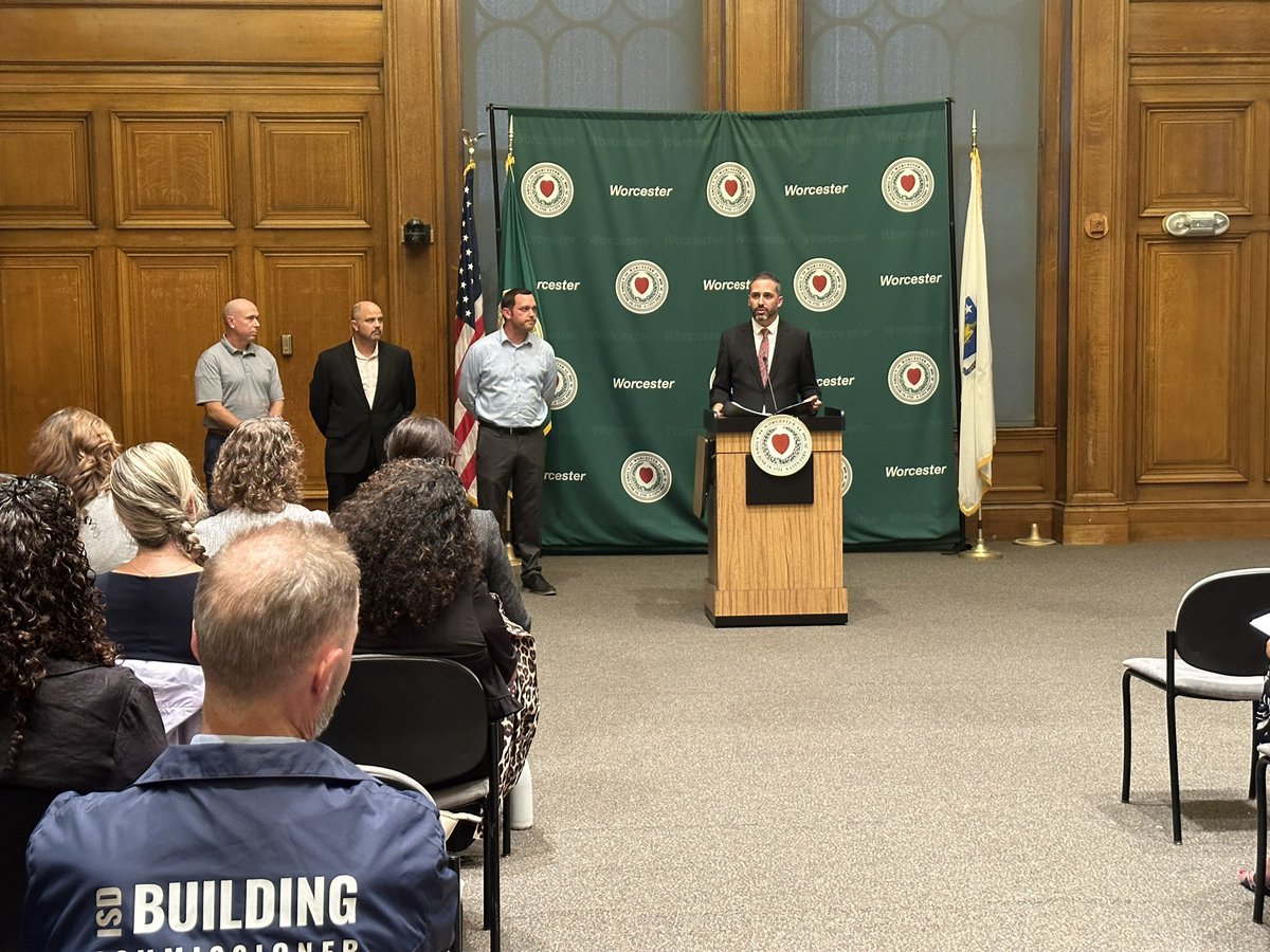 Proud to announce 2 new programs as part of the City’s comprehensive Housing Strategy: $1M in ARPA funds for a Downpayment Assistance Program up to $25K for first-time homebuyers & another $1M to launch the Affordable Housing Preservation Program (AHP) t.ly/fUKGa