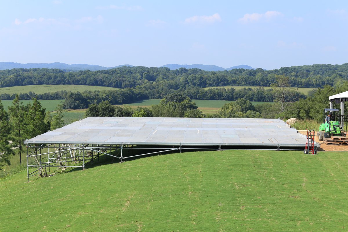 biljaxinc's tweet photo. Tent flooring for many elevations and terrains. From ground level to 5M high, the TF2100 tent flooring system can accommodate any terrain. From the grassy hills and the rocky mountainside to the sandy desert and the asphalt city. #tf2100 #tentflooring #structuretent #biljax https://t.co/0f6TTIkRX8