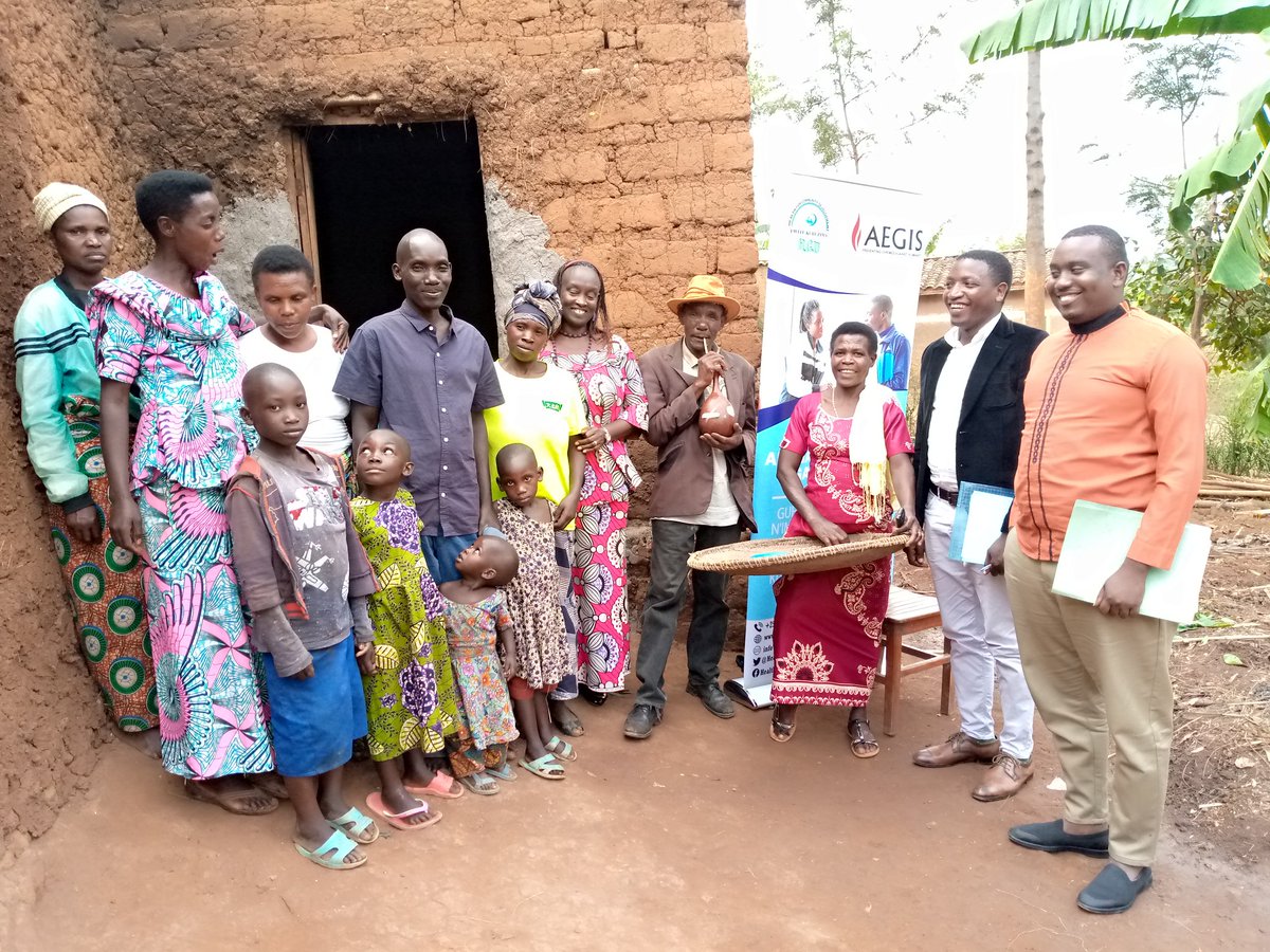 HealthForCommu1's tweet image. Muri gahunda yagutse @HealthForCommu1  ikomeje  igikorwa cyo  gusuzuma abahuguwe &quot; KWIMAKAZA AMAHAME YA KIGABO AGAMIJE IBYIZA &quot; ibifashijwemo nabakozi baturutse muri @Aegis_Trust uburyo bwo gushira mu bikorwa amakuru bahawe (gushyira ihame mu bikorwa)
@HuyeDistrict 
@RwandaGender