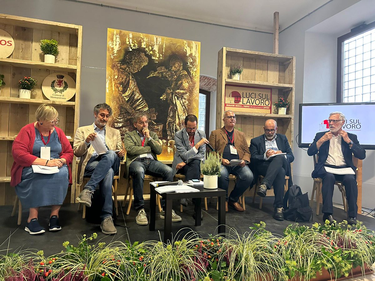 LucisulLavoro's tweet photo. Salari e inflazione. La presentazione del numero di Qrs 1/23 a cura della Fondazione Di Vittorio chiude la prima giornata di Luci sul Lavoro 2023.

#LSL23 https://t.co/5MiVovReLG
