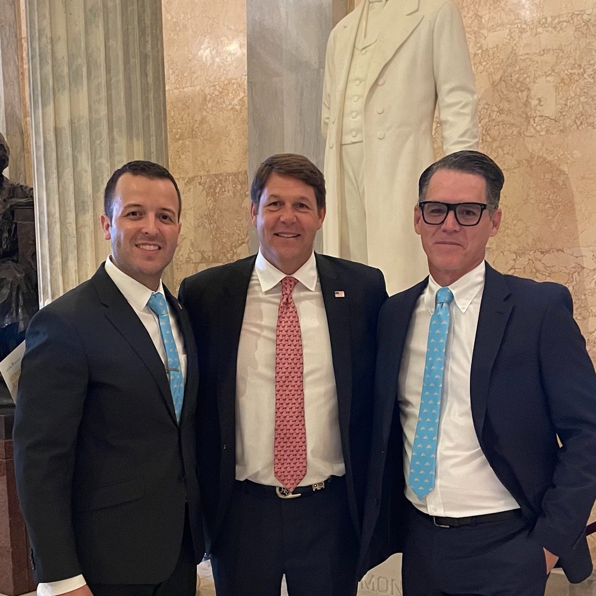 LIBREinitiative's tweet photo. This morning our team met with @RepBryanSteil, @RepRickCrawford, @RepCiscomani, @RepArrington, and many more!
Thanks for meeting with our team to discuss important legislation that will impact our communities. #CapitolConnection #BeLIBRE https://t.co/hPLfq9o0kT