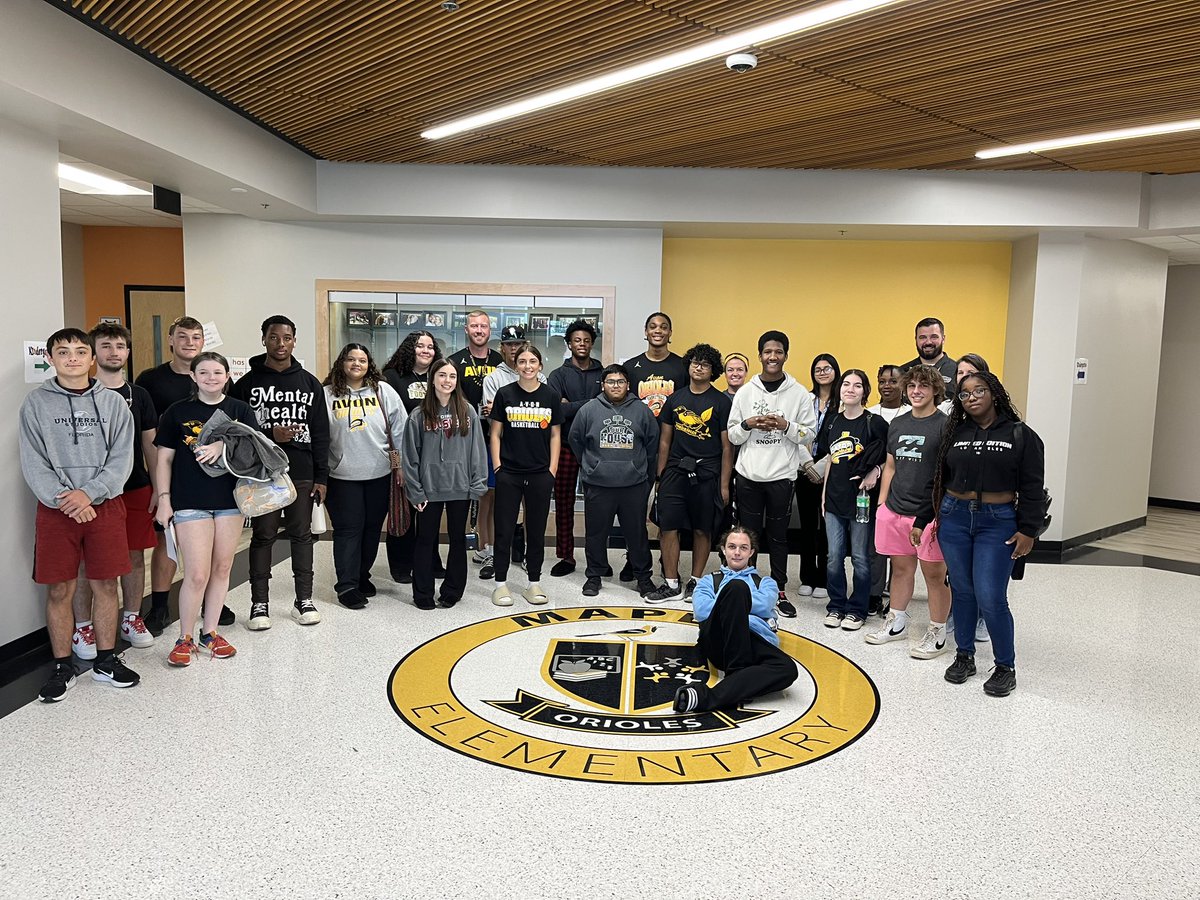 A special thank you to the Juniors for spending their Junior Day of Caring at Maple! <a href="/AHS_Orioles/">AHS Orioles</a> <a href="/OrioleTweets/">Avon Community School Corporation</a>
