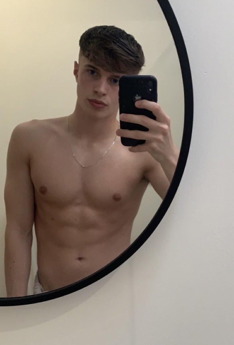 paypalfeet's tweet image. One of the sexiest boys I’ve set eyes on