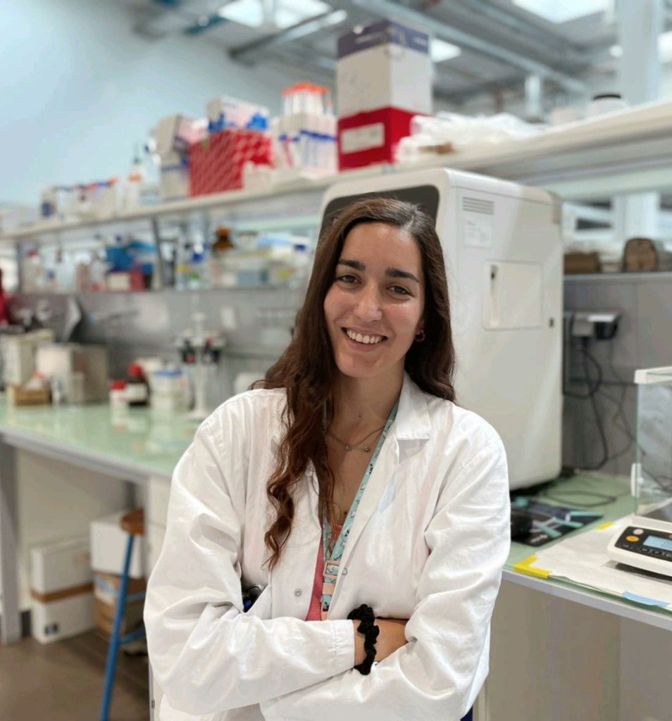 nanocarbproject's tweet photo. We just published a second interview with a NanoCarb alumni! 
You can read about Dr Jennifer Fernández Alarcón, who spent her NanoCarb journey at @MarioNegriIRCCS and is now back in Barcelona for a postdoc at @IQSbarcelona!
https://t.co/uVnLicNGgK https://t.co/R04q7fkHmH