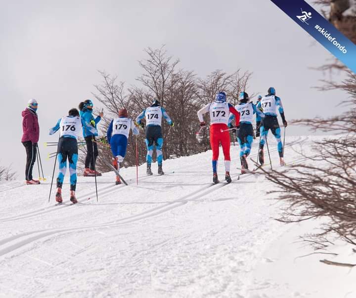 #SkiDeFondo

Franco Dal Farra y Nahiara Díaz González ganadores 🏆 en las Copas Sudamericanas de Distancia Libre y Sprint Clásico en el Cerro Catedral, Bariloche. Además, se consagraron como campeones argentinos de Sprint