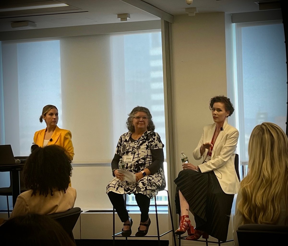 Samantha Stark ✨ tweet media