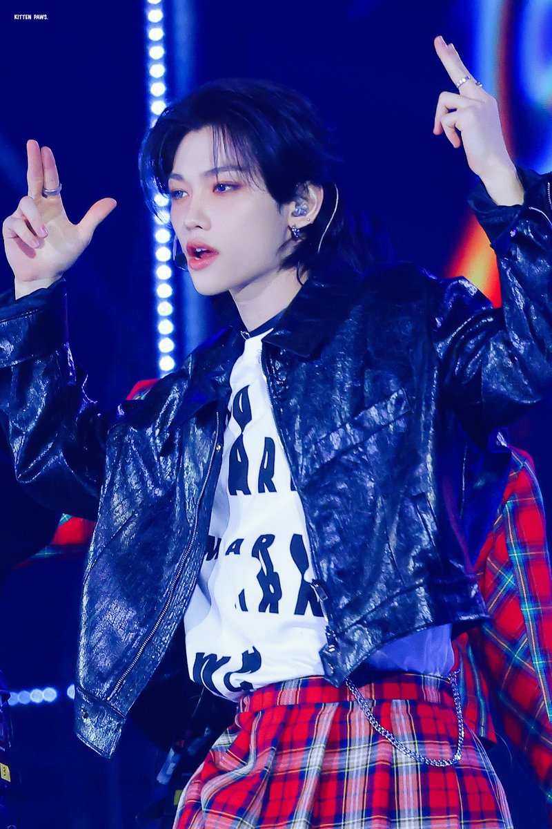 kittenpaws915's tweet photo. 2️⃣3️⃣💙🎂
#HappyFelixDay
#내_행복의_모양은_용복이야
#FelixMakingItIconicAt23

#필릭스 #Felix
#스트레이키즈 #StrayKids https://t.co/srphOstSYj