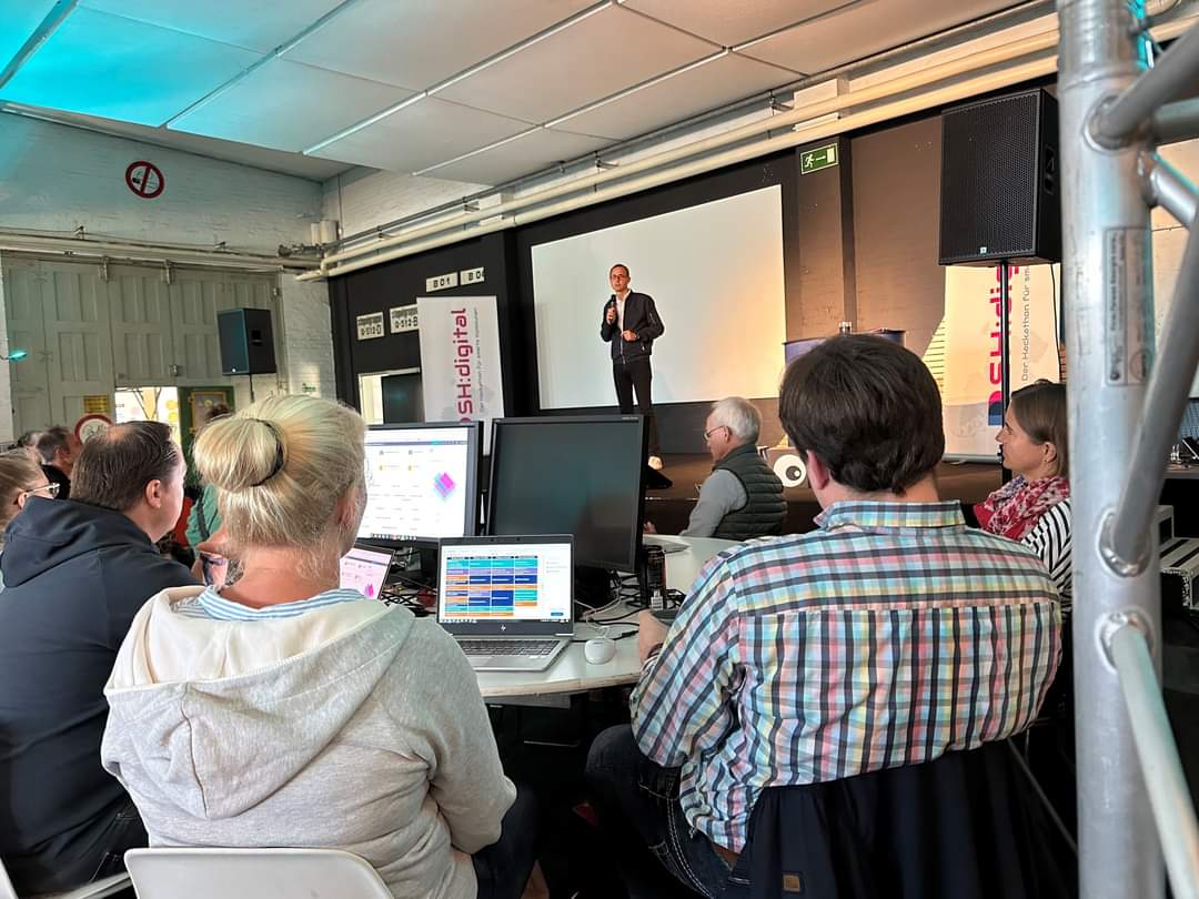 Dirk Schrödter (@schroedterdirk) on Twitter photo In vier Tagen zu vollständig automatisierten Prozessen für die öffentliche Verwaltung. Geht nicht? Geht doch! Der gemeinsam von Land, ITVSH und der LH Kiel veranstaltete Hackathon hat genau das bewiesen. Verwaltung kann Innovationen! <a href="/Land_SH/">Schleswig-Holstein</a> In vier Tagen zu vollständig automatisierten Prozessen für die öffentliche Verwaltung. Geht nicht? Geht doch! Der gemeinsam von Land, ITVSH und der LH Kiel veranstaltete Hackathon hat genau das bewiesen. Verwaltung kann Innovationen! <a href="/Land_SH/">Schleswig-Holstein</a>