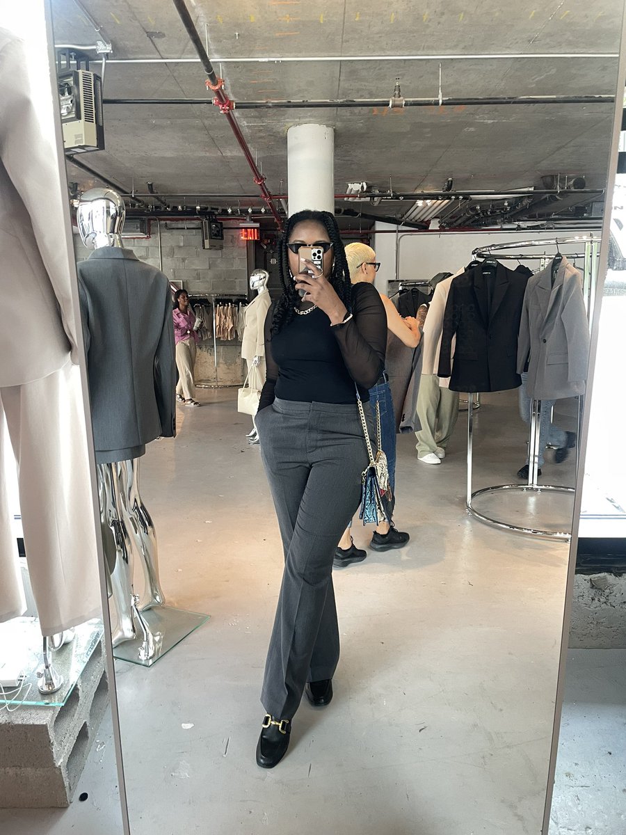 tataroyals's tweet photo. These pieces are so aesthetic, and well executed #lavoute
.
#styleinspo #minimal #minimalistic #popupshop #NewYorkFashionWeek #tata #tataroyals #NYFW2023 #nyfw #stylesquad #fashionable #fashiongram #fashion #aesthetic #moodboard #FashionModel #classyoutfit #fyp https://t.co/jvgX8ltQcM