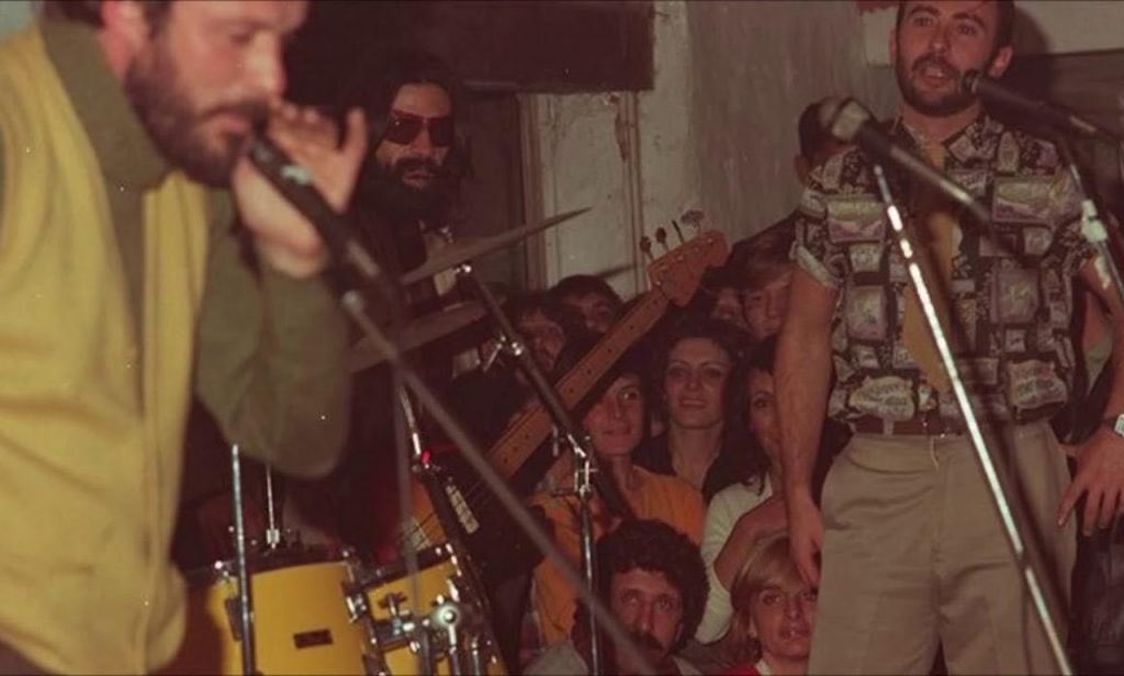 RollingStoneAr's tweet photo. Murió el #Mufercho, primer monologuista de los Redondos y figura clave de la contracultura platense 👇🏾
https://t.co/4FPBJZCusB https://t.co/6JKVBX2ZwX