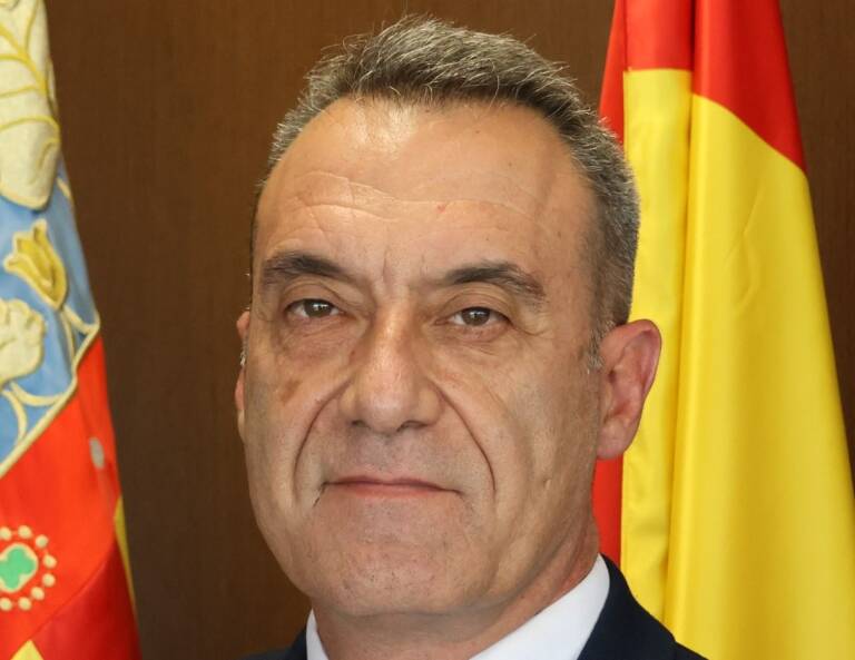 Es diu Luis Manuel Martín Domínguez i fou designat per VOX. Un altre condemnat per violència masclista que anava a les llistes de l'extrema dreta.