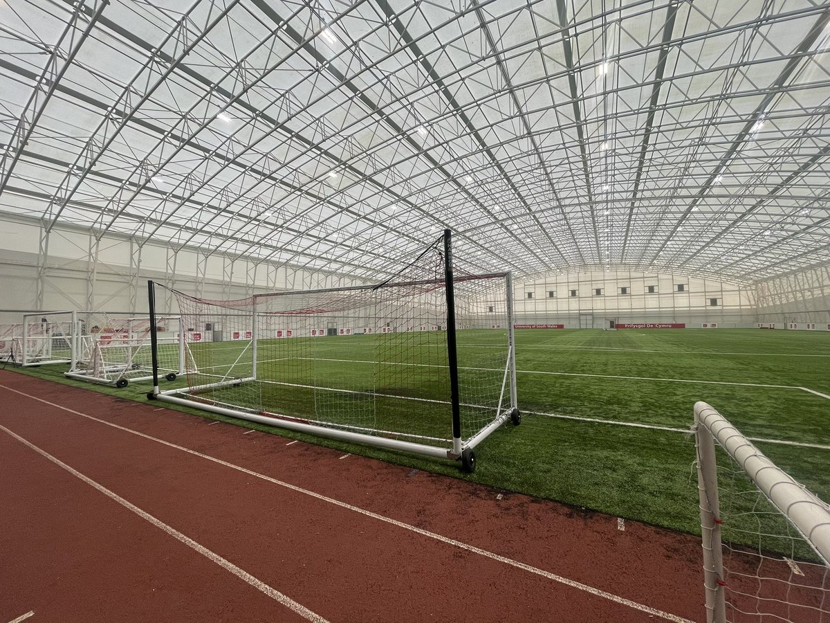 We visited @USWSport @USW_SandC & @dudski71 this week for the IUSCA Degree Accreditation

We got to find out more about course's rich history and the evolution of its facilities, they now boast an amazing setup where you can seamlessly walk from the gym onto the pitch! As well as…