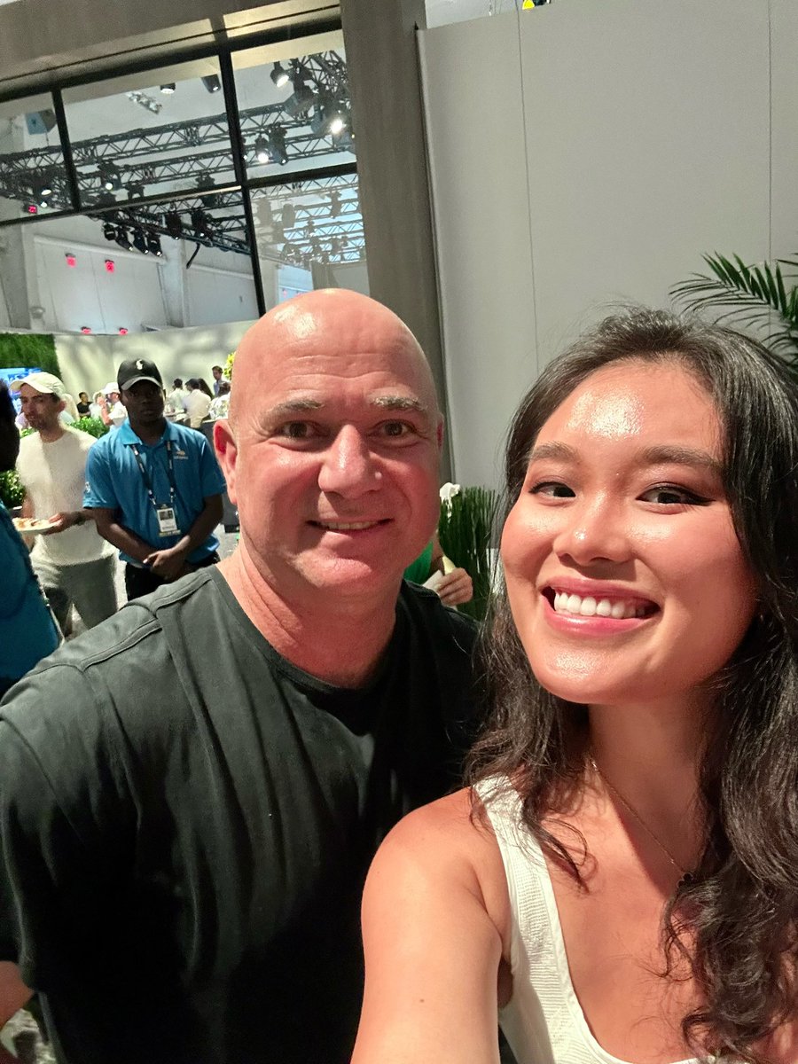 vivwang_'s tweet photo. @AndreAgassi is still the 🐐 Fave takeaway from his chat with us: play every point the same &amp; bring everything you have to it, regardless of the current scoreboard or who your opponent is. This took him from #1 to 141 then back to 1. https://t.co/nyla6hPCVl