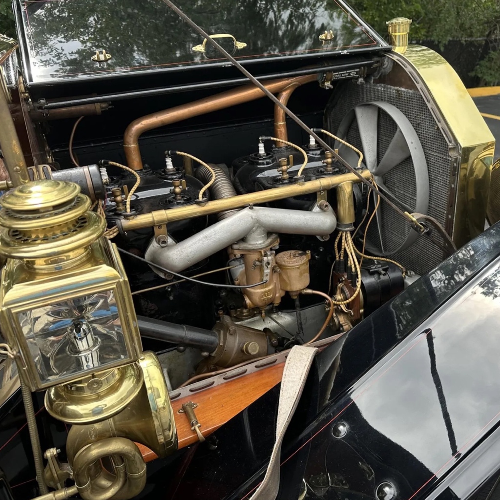 Bringatrailer's tweet photo. A Titanic-era car that still hasn't let go.

This 1912 Simplex Model 38 is one of ~200 cars built by the Simplex Automobile Company. Power is provided by a 485ci T-head inline-four paired with a four-speed manual. It's listed now on BaT: https://t.co/wXDAowLTxI https://t.co/GeL3UdarT8