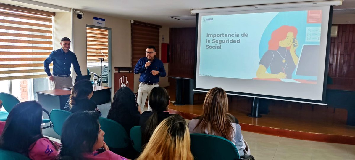 IESS_Loja's tweet photo. #IESSatuServicio | La Dirección Nacional de Afiliación y Cobertura del @IESSec realizó una capacitación dirigida a jóvenes de la ciudad de #Loja, sobre la importancia y beneficios de la seguridad social. https://t.co/6JXpVIHgjk