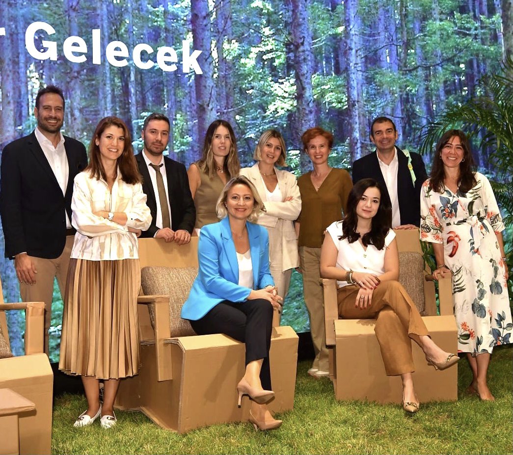 #sürdürülebilirdünyaiçin 🌱 
“İhracatta Sürdürülebilir Gelecek” etkinlikleri serisinin üçüncü şehri İzmir oldu. Etkinliğin mimarları çok sevgili @garantibbva ekibiyle🍀Tebrikler tüm ekibe💫 #moderatör