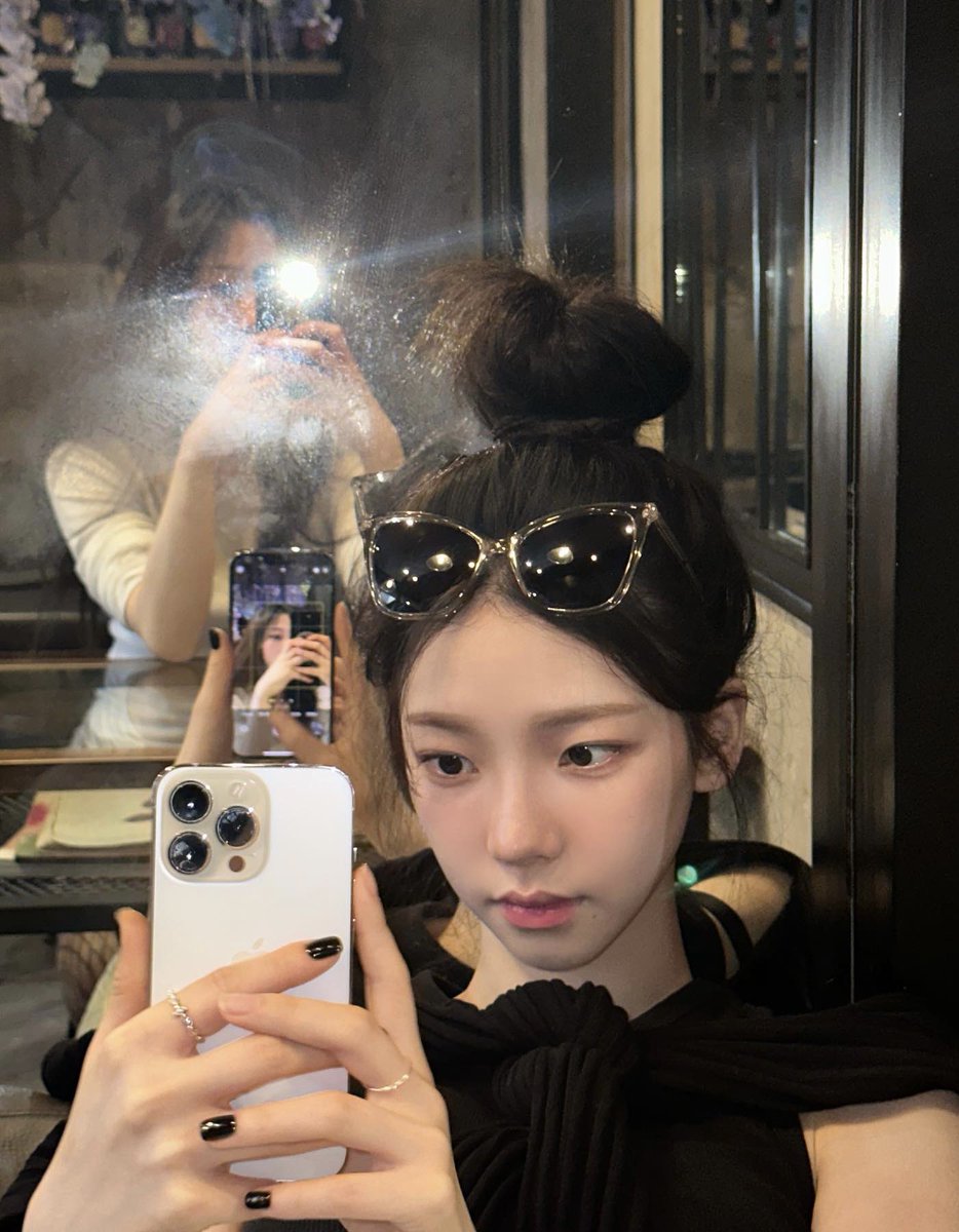 emptymptymty's tweet photo. 이여자들의 mz셀카 킵고잉되길, https://t.co/FanMvjO8lL