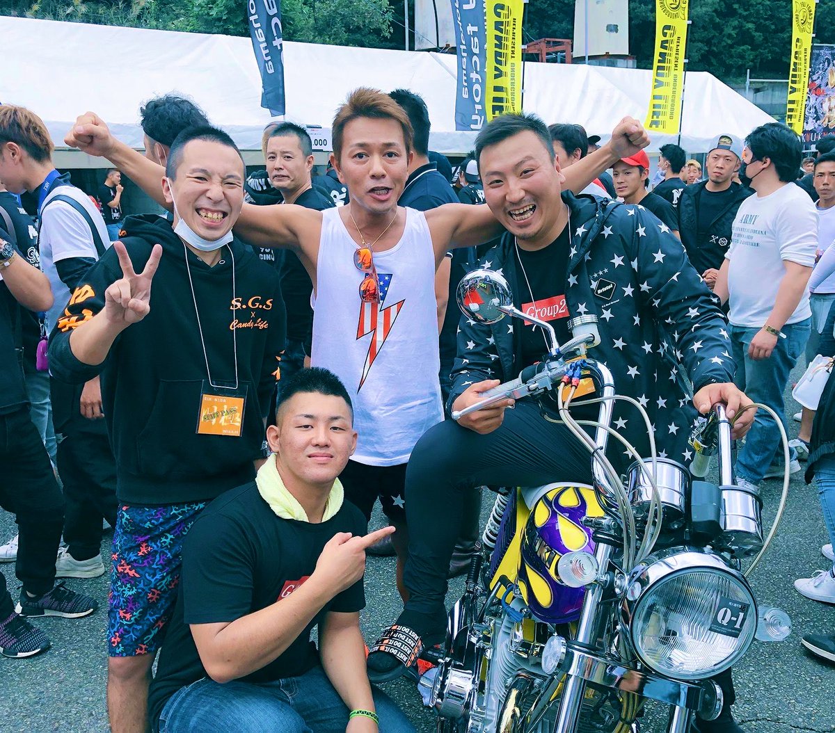 SGS__yuichi's tweet photo. 最近はよく耳にする話。

旧車會と暴走族の違い

とある県警の偉い方が言ってた

走り方や場面はどうであれ

「話が出来るのが旧車會」

「話にならないのが暴走族」

やり方は各地域にルールや方針があるとは思いますが

警察との対話もこの先の旧車會には大事な事。

バイク乗りも取り締まる側もみんなで考えれば少しは変わるはず。

俺はいろんな事があってもバイクで集まって心の底から笑える旧車會に戻って欲しいですね。

＃我ら旧車會
