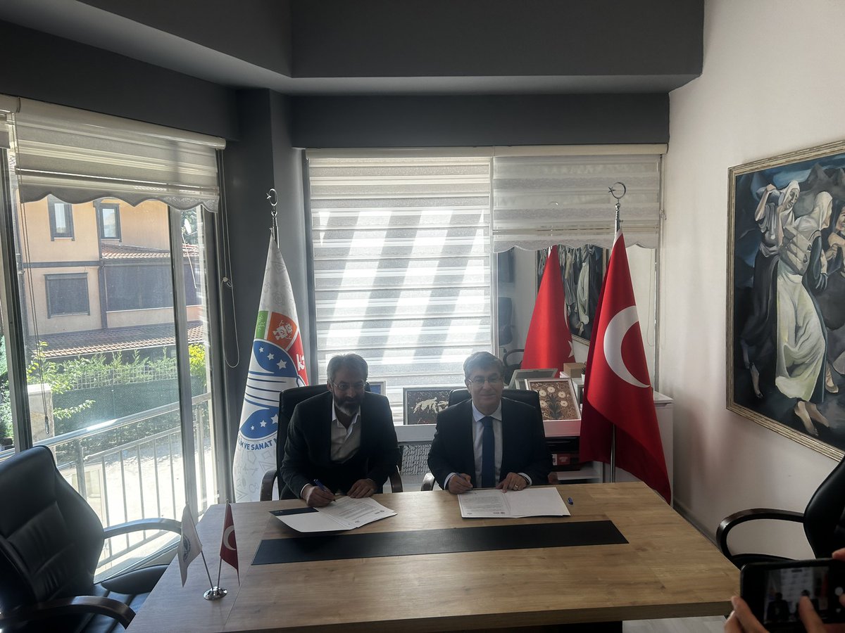 PendikBilsem's tweet photo. Kurumumuz ile Gedik Üniversitesi arasında eğitiminin tüm alanlarını içeren protokol imzalanmıştır. Rektörümüz Sayın Prof. Dr. Ahmet KESİK’e teşekkürlerimizi sunuyoruz. @BilsemMeb @erdalkilinc27 @gedikedu @ProfAhmetKesik @PendikMEM @federe282 https://t.co/0yy62sz9CV