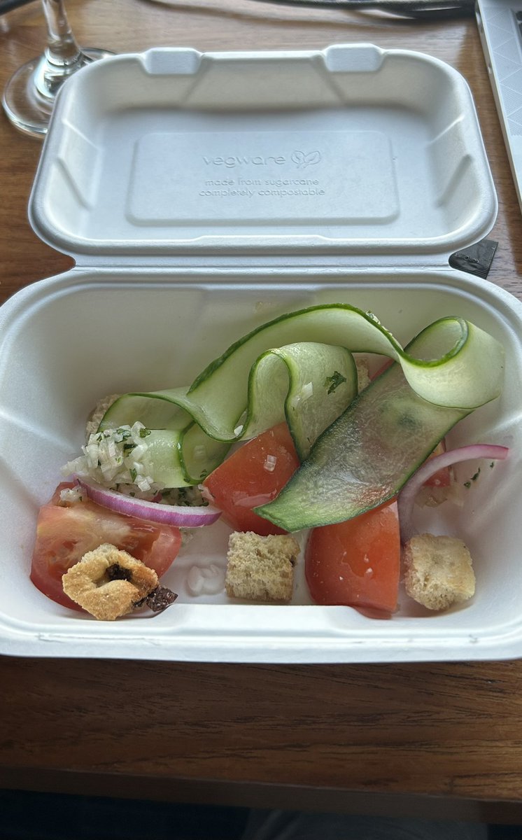 Sarahebryan9's tweet photo. @AloftHotels interesting room service at your ExCel hotel tonight! Not a single olive in the salad! No basil on the pasta! In fact, not much pasta! Tasty but definitely lacking!! The salad for £10 (!) is disgustingly over-priced! 😱 https://t.co/jgEv4mUcVF